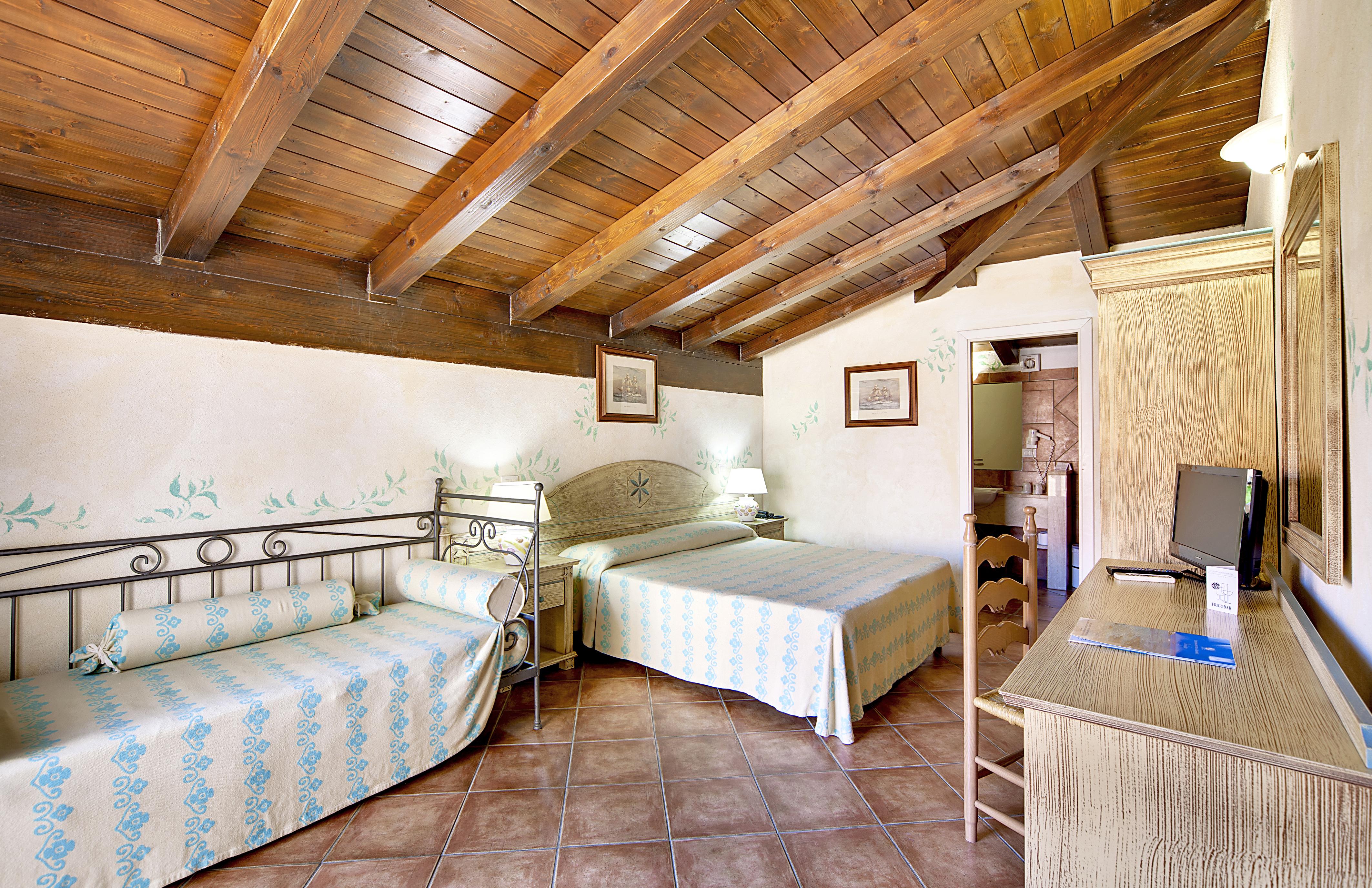 Colonna Beach Hotel Marinella Bagian luar foto