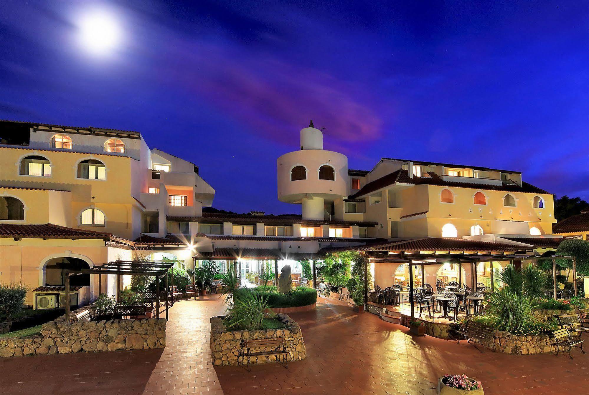 Colonna Beach Hotel Marinella Bagian luar foto