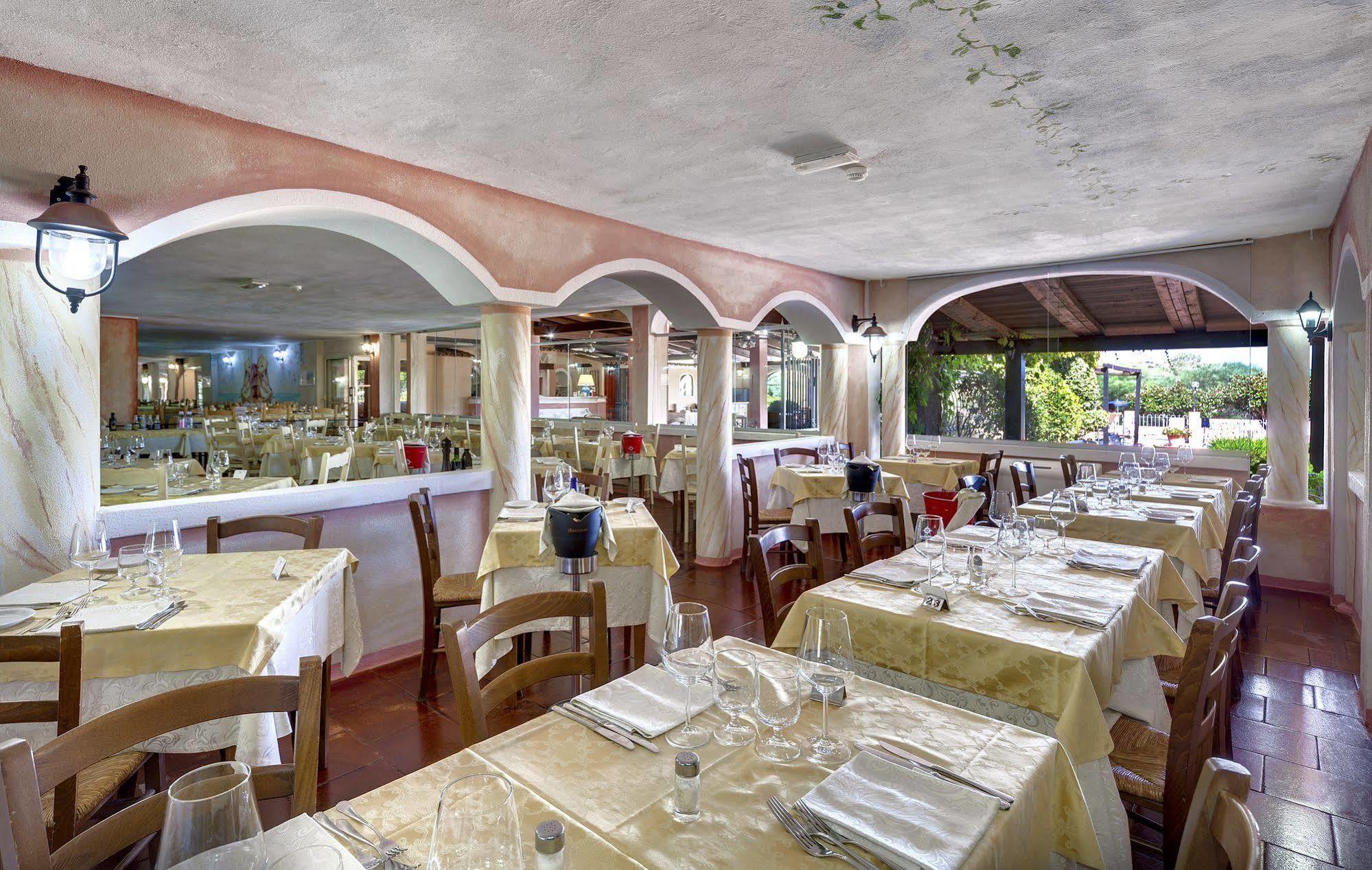 Colonna Beach Hotel Marinella Bagian luar foto